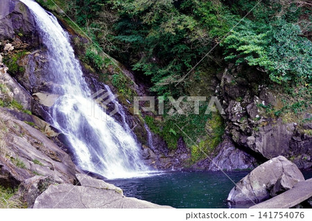 Ochi Town: Mikairi Falls, the tallest waterfall in Kyushu. Ochi Town: Mikairi Falls, the tallest waterfall in Kyushu. 141754076