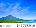 Lake Yamanaka in Yamanashi Prefecture and Mount Fuji in summer 141765916