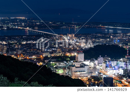 從比贊山頂俯瞰德島市夜景全景 從比贊山頂俯瞰德島市夜景全景 141766929