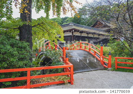 Ring bridge within the grounds of Shimogamo Shrine, Kyoto Ring bridge within the grounds of Shimogamo Shrine, Kyoto 141770039