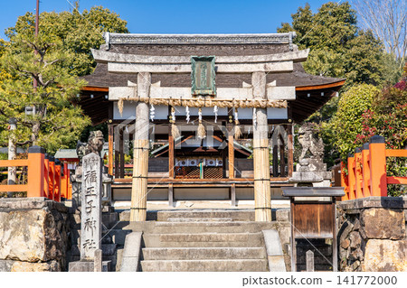Kyoto, Kitayama, Fukuoji Shrine, Torii Gate (Guardian deity of Ninna-ji Temple: Dedicated to the mother of Emperor Uda) Kyoto, Kitayama, Fukuoji Shrine, Torii Gate (Guardian deity of Ninna-ji Temple: Dedicated to the mother of Emperor Uda) 141772000