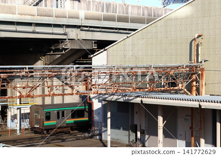 E231 series train on the Ueno-Tokyo Line undergoing modifications at Omiya General Rolling Stock Center (Omiya Ward, Saitama City, Saitama Prefecture) E231 series train on the Ueno-Tokyo Line undergoing modifications at Omiya General Rolling Stock Center (Omiya Ward, Saitama City, Saitama Prefecture) 141772629