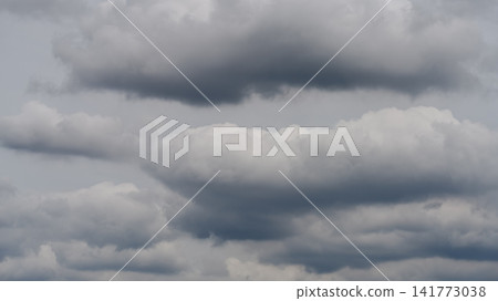 多雲的天空 多雲的天空 141773038