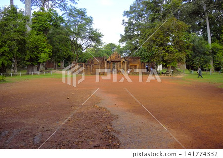柬埔寨女王宮寺廟群東入口 141774332