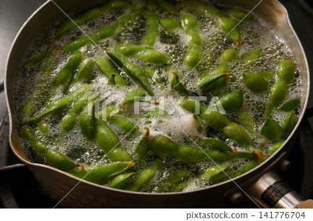 How to boil edamame How to boil edamame 141776704