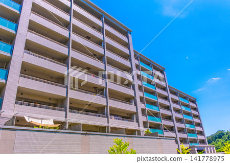 High-rise apartments for used properties High-rise apartments for used properties 141778975