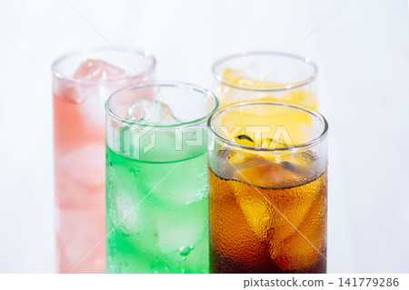 軟性飲料、各種碳酸飲料、免費飲料 141779286