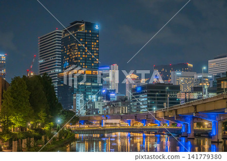 大阪夜景,水之都:堂島川、中之島公園、大阪市 大阪夜景,水之都:堂島川、中之島公園、大阪市 141779380