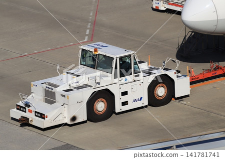 Towing car Towing car 141781741