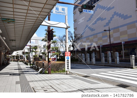 Shiga Prefecture: JR Hikone Station West Exit, the castle-side street in front of the station, and the surrounding townscape. Shiga Prefecture: JR Hikone Station West Exit, the castle-side street in front of the station, and the surrounding townscape. 141782786
