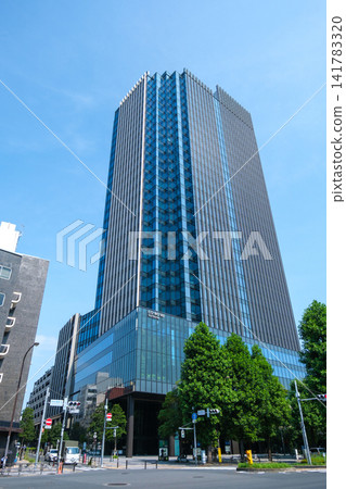 Comore Yotsuya, located in Yotsuya, Shinjuku-ku, Tokyo, is home to the headquarters of Asahi Life Insurance, Riken Vitamin, Takachiho Trading, and the Japan Transport Safety Board. Comore Yotsuya, located in Yotsuya, Shinjuku-ku, Tokyo, is home to the headquarters of Asahi Life Insurance, Riken Vitamin, Takachiho Trading, and the Japan Transport Safety Board. 141783320