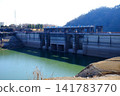 [Kanagawa Prefecture] Lake Tsukui experiences severe drought and a landscape with a dam. 141783770