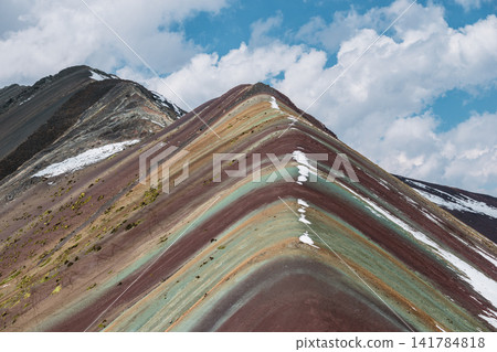 Vinicunca Rainbow Mountain 141784818