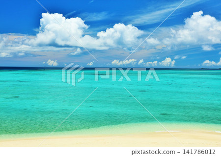 Okinawa summer blue sky and the sea of Ikema Island 141786012