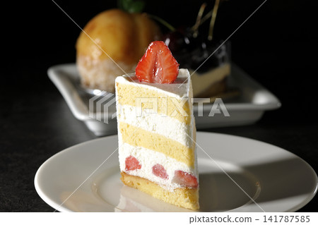 Strawberry shortcake 141787585