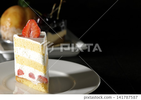 Strawberry shortcake 141787587