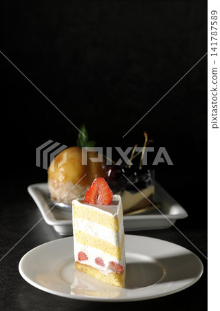 Strawberry shortcake 141787589