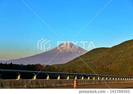 Mount Fuji in winter as seen from the Shin-Tomei Expressway Mount Fuji in winter as seen from the Shin-Tomei Expressway 141789303