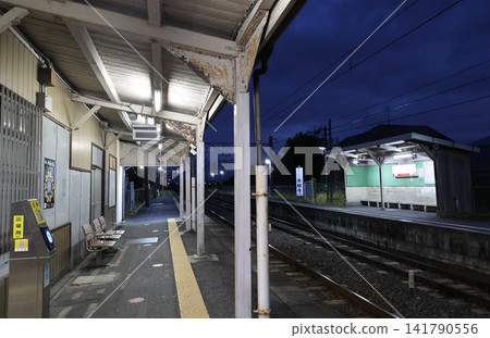 Sunset at Obitoke Station on the Sakurai Line Sunset at Obitoke Station on the Sakurai Line 141790556