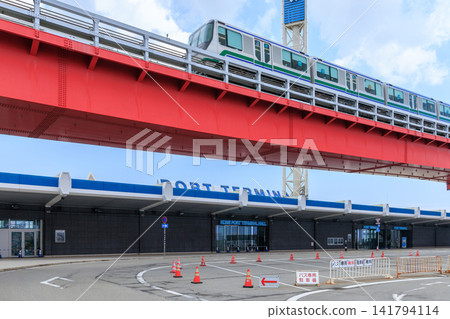 Kobe Port Terminal and Port Liner (Kobe City, Hyogo Prefecture) Kobe Port Terminal and Port Liner (Kobe City, Hyogo Prefecture) 141794114