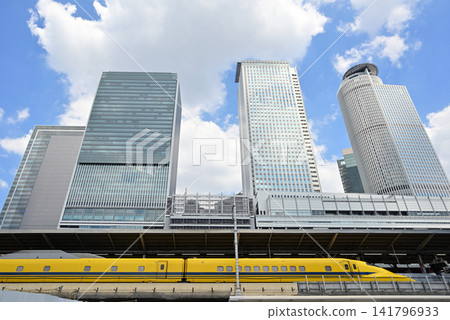 Doctor Yellow 923 series 3 running with the Nagoya Station building complex in the background. Doctor Yellow 923 series 3 running with the Nagoya Station building complex in the background. 141796933