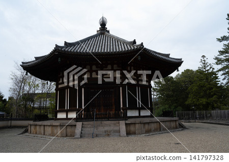 興福寺北八角殿，未上漆，風格樸素。 141797328