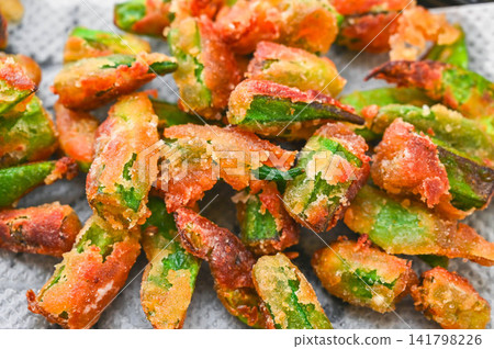 Deep-fried okra and Moroccan green beans Deep-fried okra and Moroccan green beans 141798226