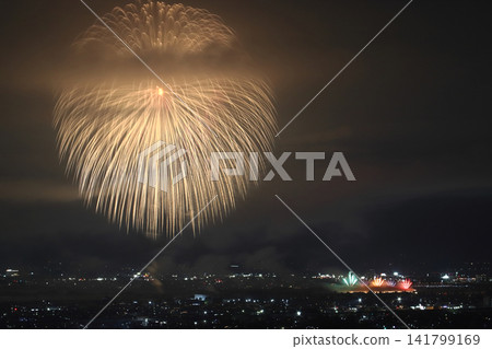 Three-foot diameter fireworks + Chosei Bridge Niagara Falls: Nagaoka Festival Grand Fireworks Display (2026) Three-foot diameter fireworks + Chosei Bridge Niagara Falls: Nagaoka Festival Grand Fireworks Display (2026) 141799169