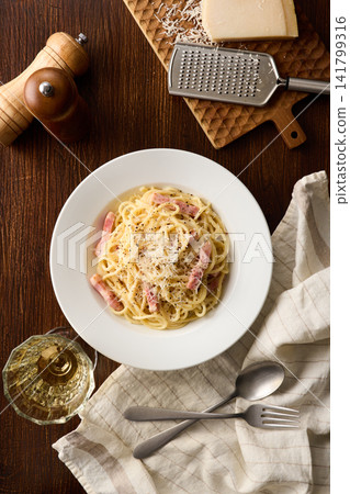 Carbonara Carbonara 141799316