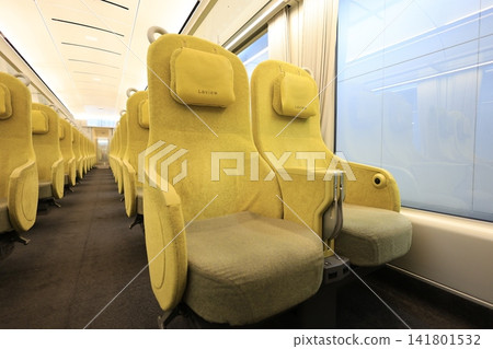 [Seibu Railway] 001 series ~Laview~ Inside the Limited Express "Musashi" train (Ikebukuro Line: Hannō Station) 141801532