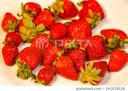 Fresh Strawberries Fresh Strawberries 141819526