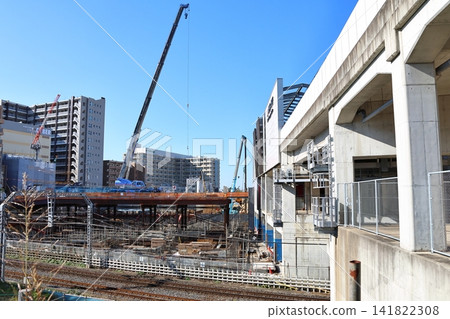 High-rise apartment building development in front of Shin-Kamagaya Station: Tobu Railway, Hokuso Railway, and Keisei Electric Railway. High-rise apartment building development in front of Shin-Kamagaya Station: Tobu Railway, Hokuso Railway, and Keisei Electric Railway. 141822308