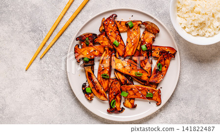 Fried eryngii mushrooms or king oyster mushrooms Fried eryngii mushrooms or king oyster mushrooms 141822487