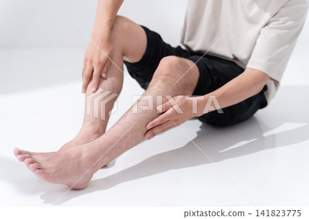 Men's shin hair Men's shin hair 141823775