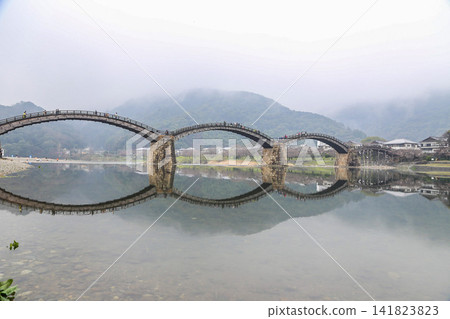 Kinjidō bridge reflected on the surface of the water Kinjidō bridge reflected on the surface of the water 141823823