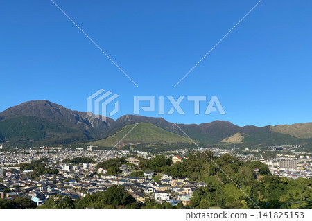 Beppu city skyline and Tsurumidake Beppu city skyline and Tsurumidake 141825153