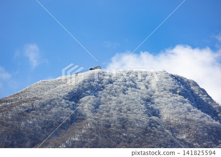 鶴見嶽山頂展望台與降雪 141825594