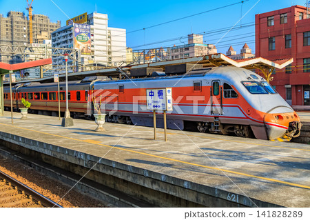 Streetscape of Taiwan in 2015: Taoyuan City, Zhongli Station 141828289