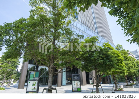 The entrance to Comore Yotsuya, a new landmark in Yotsuya: Yotsuya, Shinjuku-ku, Tokyo The entrance to Comore Yotsuya, a new landmark in Yotsuya: Yotsuya, Shinjuku-ku, Tokyo 141828826