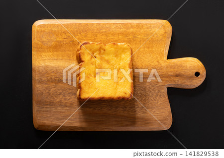 Thick-cut French toast Thick-cut French toast 141829538