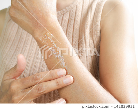 Gel face aloe vera skin, woman apply cream moisture body hand, mask care Iinjury illness hygiene facial serum medicine spa in home, young girl portrait beauty asian, card costmetic treatment lotion. Gel face aloe vera skin, woman apply cream moisture body hand, mask care Iinjury illness hygiene facial serum medicine spa in home, young girl portrait beauty asian, card costmetic treatment lotion. 141829931