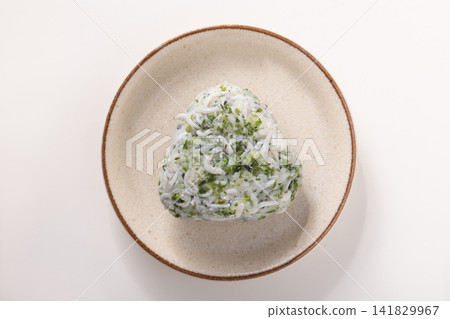 奧薩海帶與煮銀魚飯糰 141829967
