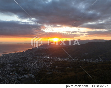 <Aerial view of Hokkaido> Sunrise seen from the mountains <Aerial view of Hokkaido> Sunrise seen from the mountains 141836524