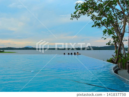 Heritance Kandalama Infinity Pool 141837730