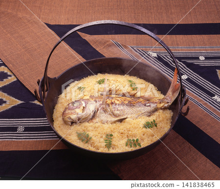 瀨戶內海地方特色菜「鯛魚飯(春季魚)」-三月 瀨戶內海地方特色菜「鯛魚飯(春季魚)」-三月 141838465