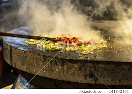 台灣風味:呈現熱風蒸煮、新鮮優質的食材,傳統台灣風味蒙古烤肉美食饗宴 台灣風味:呈現熱風蒸煮、新鮮優質的食材,傳統台灣風味蒙古烤肉美食饗宴 141842101