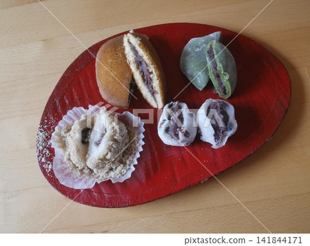 Cross-section of a Japanese confection (photographed from above) Cross-section of a Japanese confection (photographed from above) 141844171