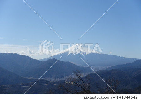 從山頂眺望富士山 141844542