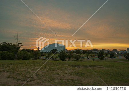 A very beautiful sunrise in Kitaganase, Okayama City, Okayama Prefecture, Japan 141850758