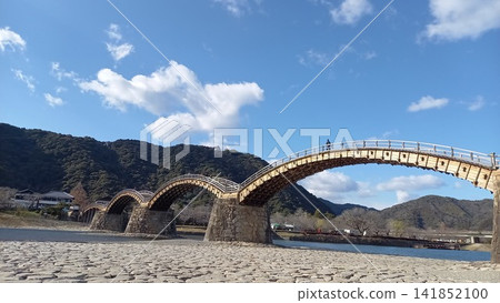 Iwakuni Castle, Kintaikyo Bridge and Iwakuni Castle Iwakuni Castle, Kintaikyo Bridge and Iwakuni Castle 141852100